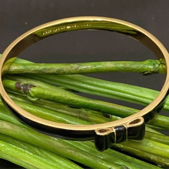Kate Spade Black Take A Bow Enamel Layering Stackable
Bangle Bracelet ♠️⚜️ - Picture 7 of 15